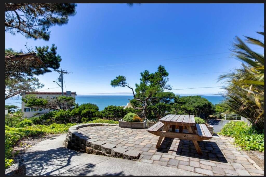 Condo By The Sea Lincoln City Exterior photo